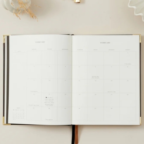 ❤️BUY 2 GET 1 FREE 2026 Tortoise Weekly Planner, Retail $39.95 USD - Picture 13 of 16